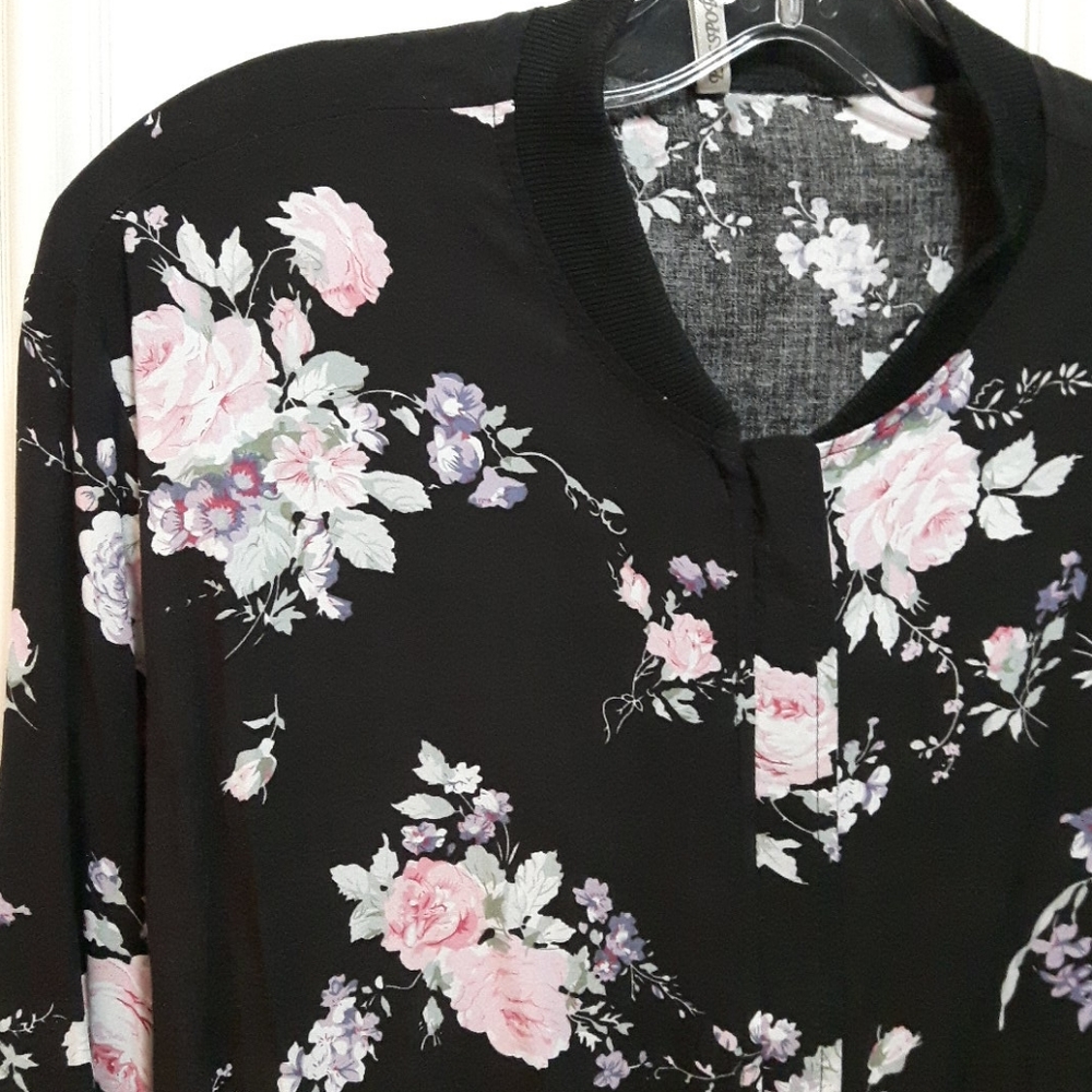 🛍️ Floral bomber jacket - Picture 2 of 3